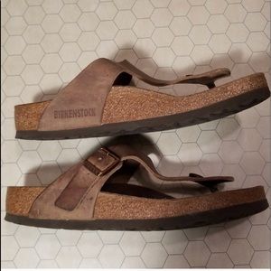 Birkenstock .gizeh oil leather